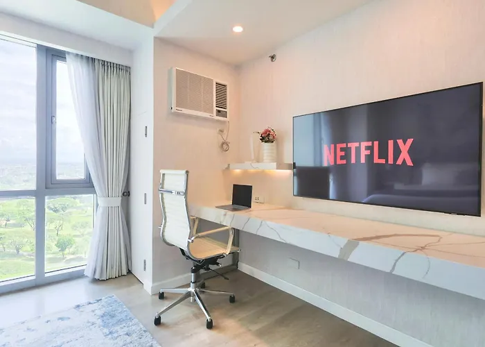 Apartment Bgc With Golf Course View *